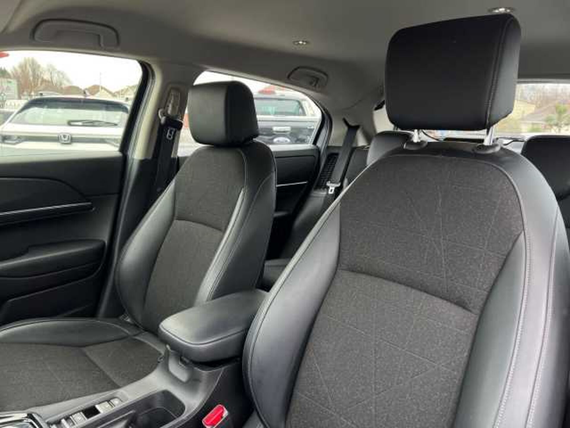 Honda HR-V Hybrid 1.5 h i-MMD Advance SUV 5dr Petrol Hybrid CVT Euro 6 (s/s) (131 ps) 