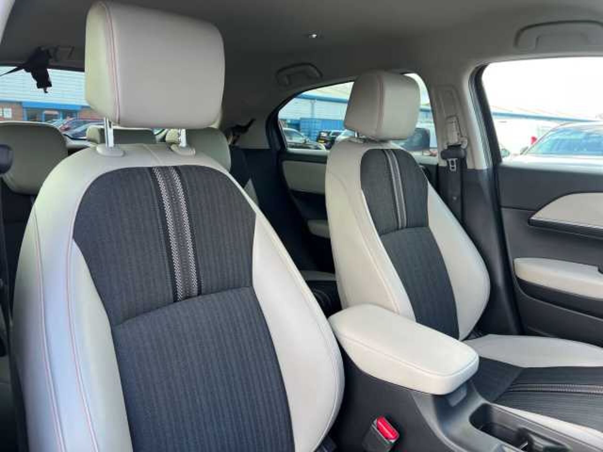 Honda HR-V Hybrid 1.5 h i-MMD Advance Style SUV 5dr Petrol Hybrid CVT Euro 6 (s/s) (131 ps) 