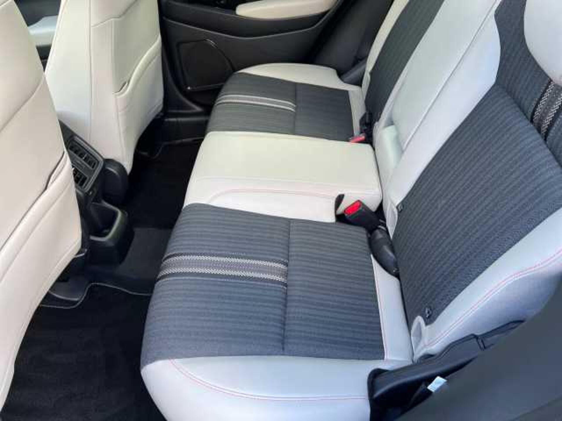 Honda HR-V Hybrid 1.5 h i-MMD Advance Style SUV 5dr Petrol Hybrid CVT Euro 6 (s/s) (131 ps) 