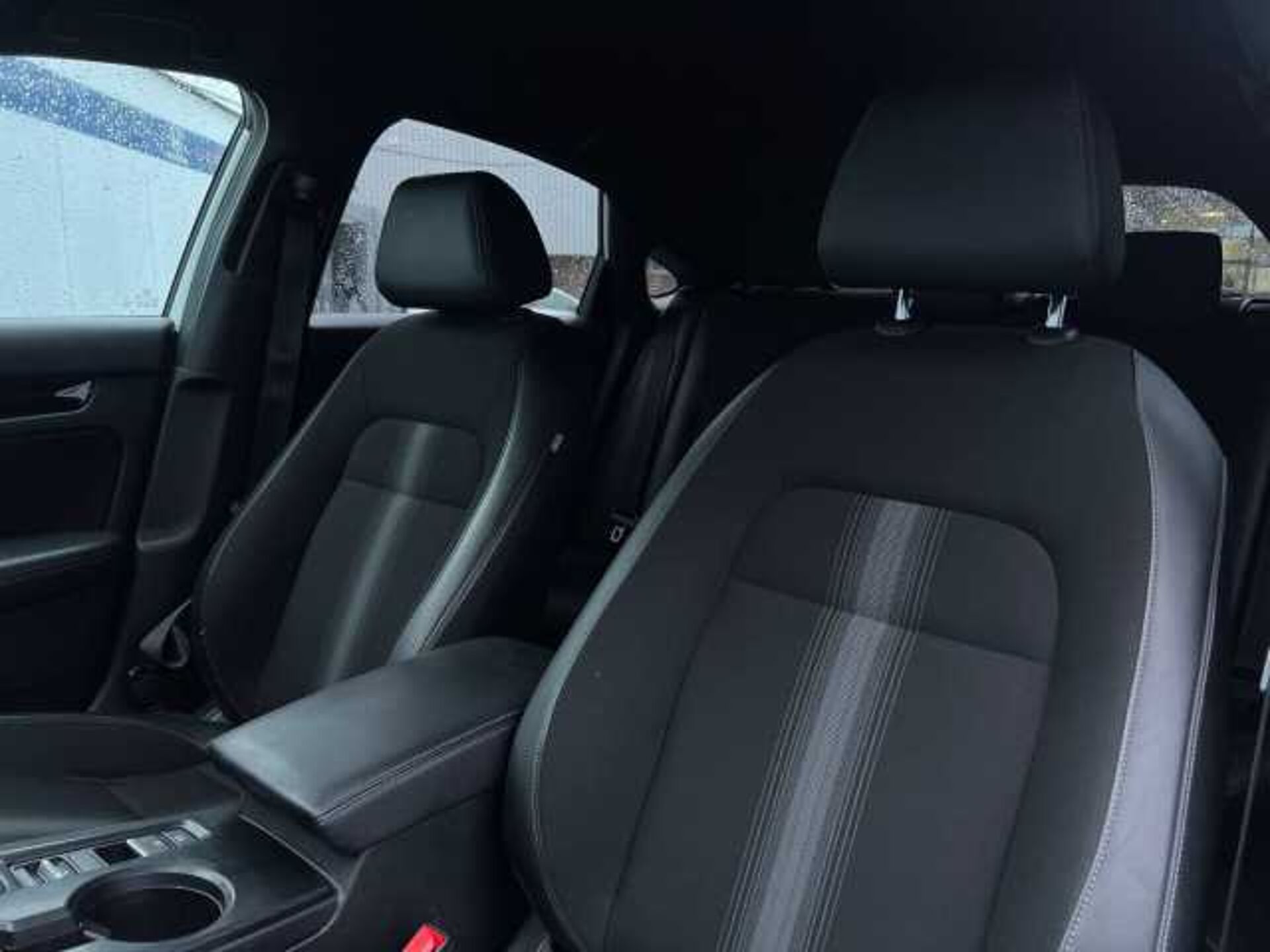 Honda Civic 2.0 h i-MMD Sport Hatchback 5dr Petrol Hybrid eCVT Euro 6 (s/s) (184 ps) 