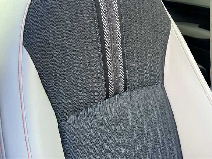 Honda HR-V Hybrid 1.5 h i-MMD Advance Style SUV 5dr Petrol Hybrid CVT Euro 6 (s/s) (131 ps) 