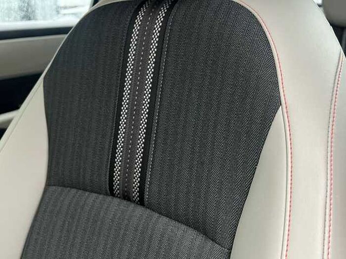 Honda HR-V Hybrid 1.5 h i-MMD Advance Style SUV 5dr Petrol Hybrid CVT Euro 6 (s/s) (131 ps) 